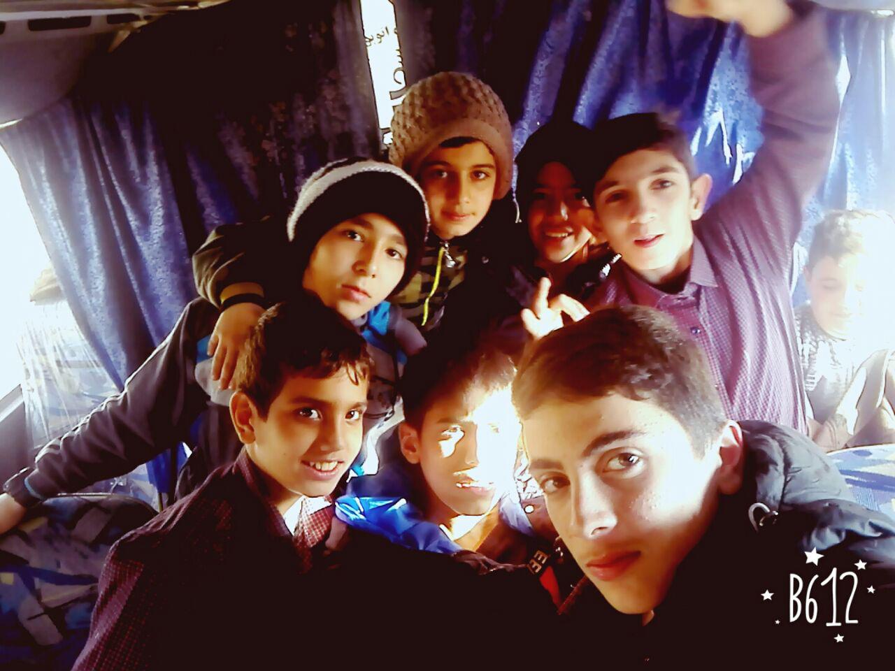 اردوی دانش آموزان دبیرستان گردبافان به دهکده ی آبی پارس برگزار شد.